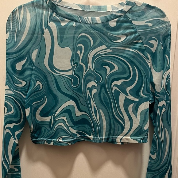 Mesh marble swirl long sleeve crop top - Picture 3 of 6